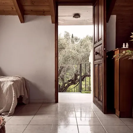 拉齐斯公寓酒店